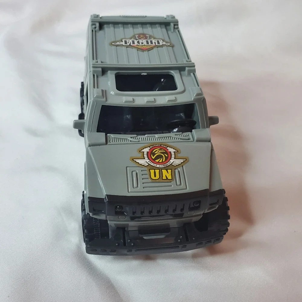 Soldiers Special Vehicles Military Army Grey Toy Truck Jeep Greenbrier Intl